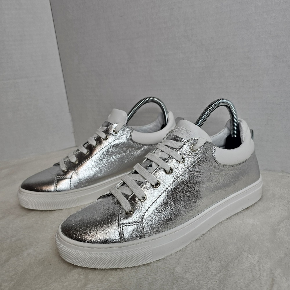Madeleine Ladies 8.5 (39) Metallic Silver Leather White Lace-up Fashion Sneakers